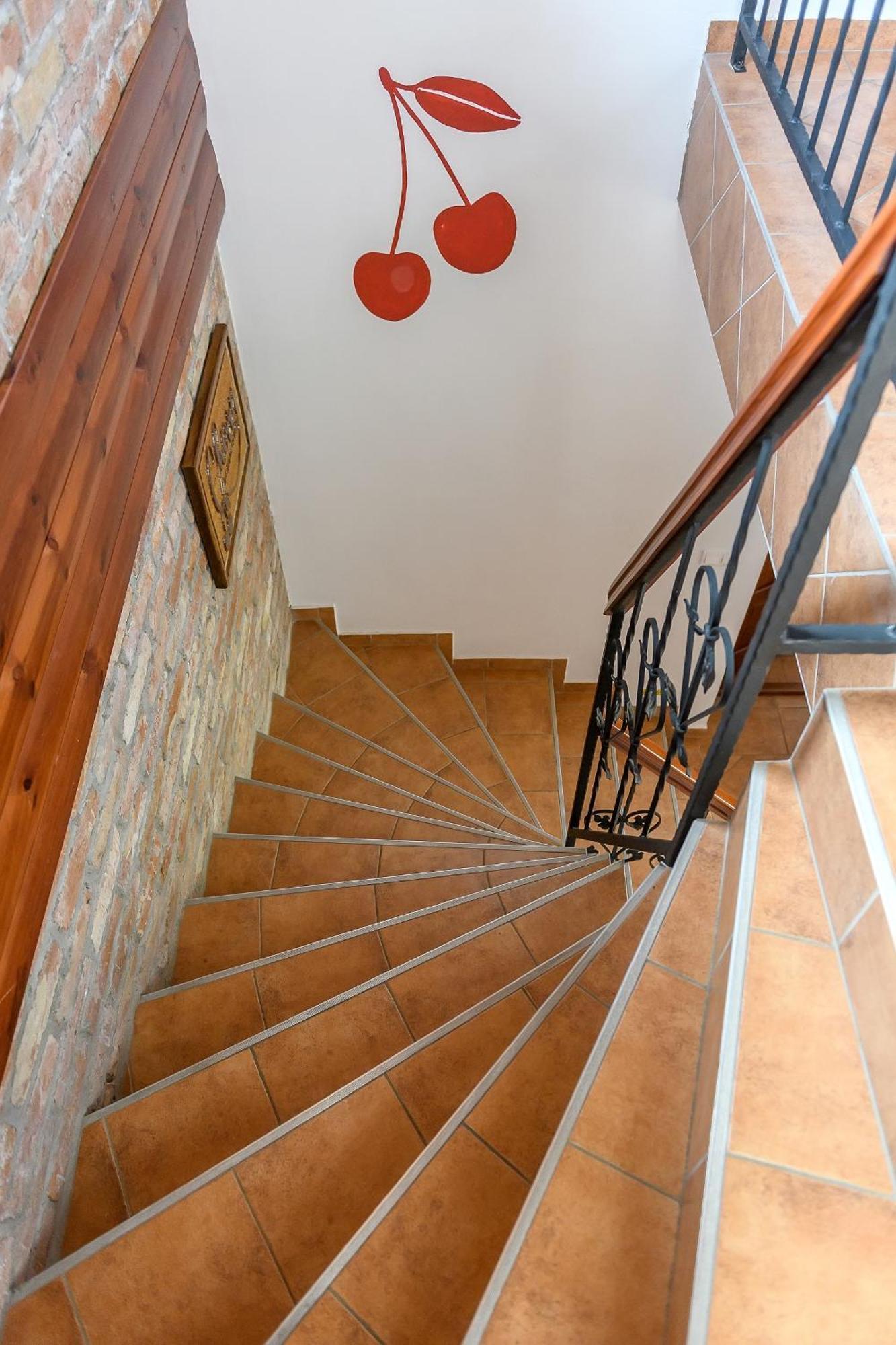 Cherry Apartmanhaz Sárvár Extérieur photo