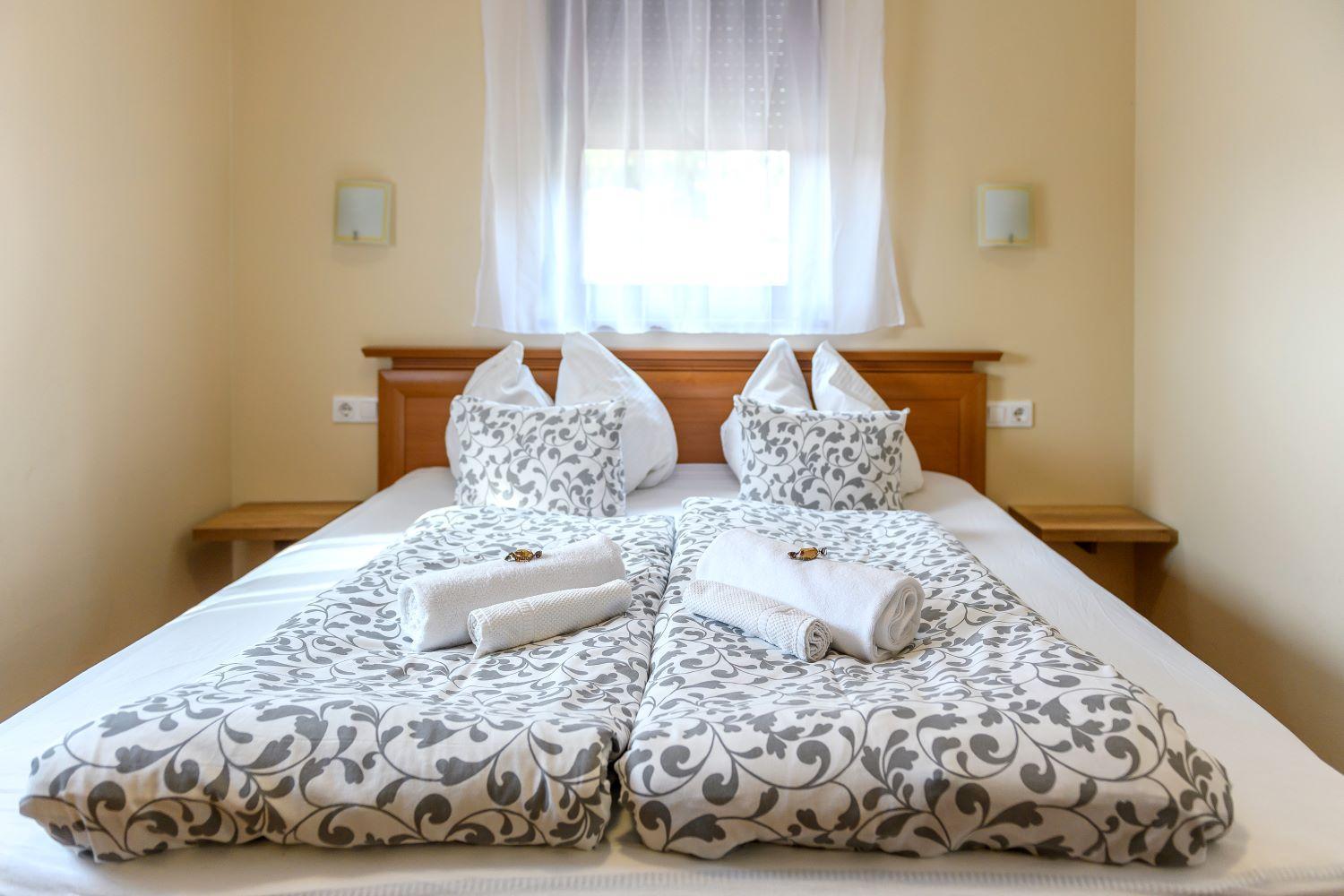 Cherry Apartmanhaz Sárvár Extérieur photo