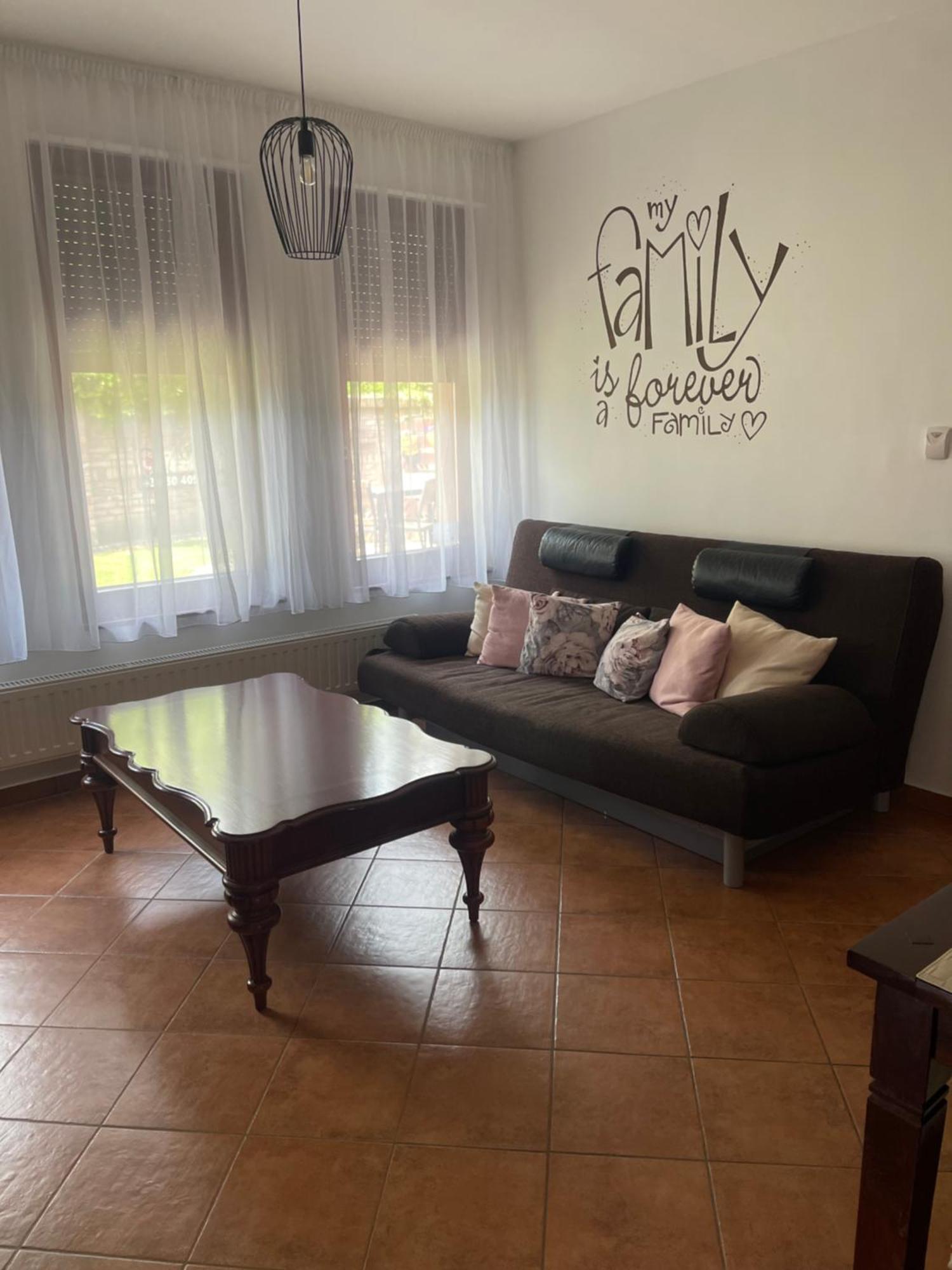 Cherry Apartmanhaz Sárvár Extérieur photo