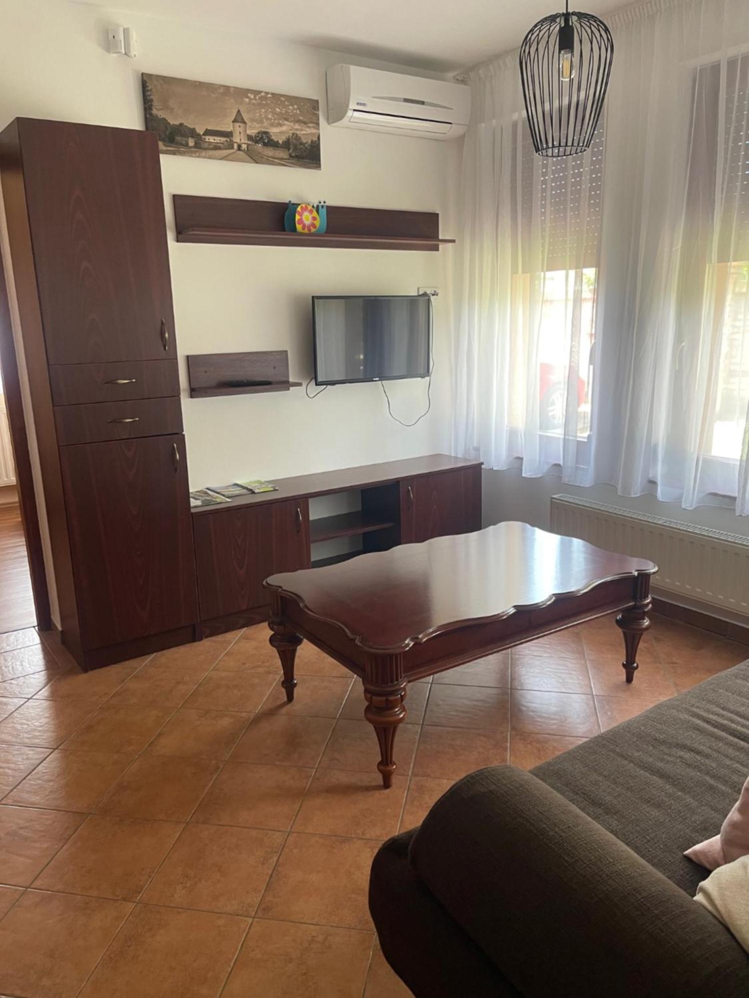 Cherry Apartmanhaz Sárvár Extérieur photo